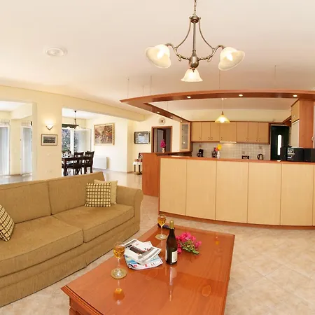 Faos Luxury 2 Apartamento