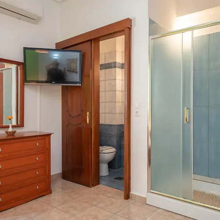 Faos Luxury 2 Apartment